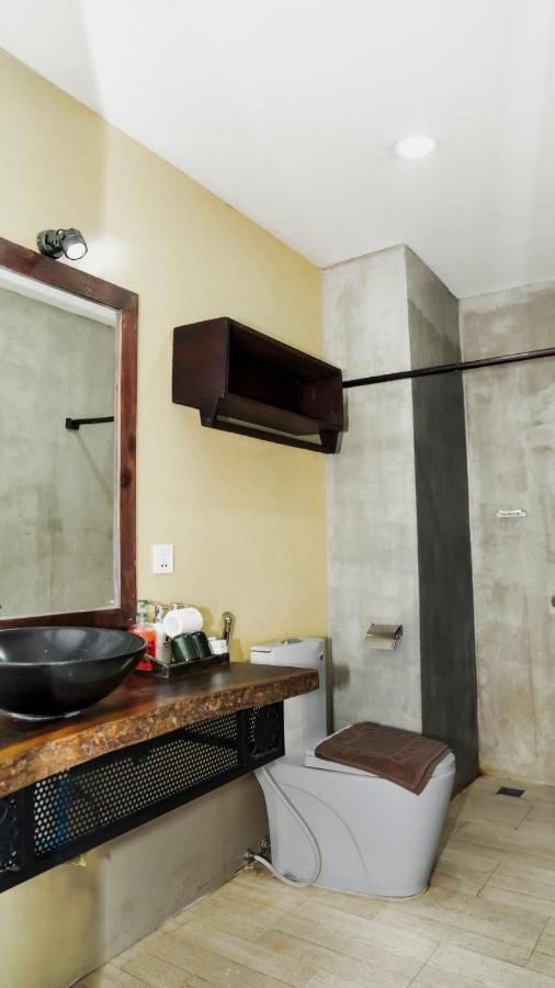 Monsoon Bassac Hotel Phnom Penh Exterior foto