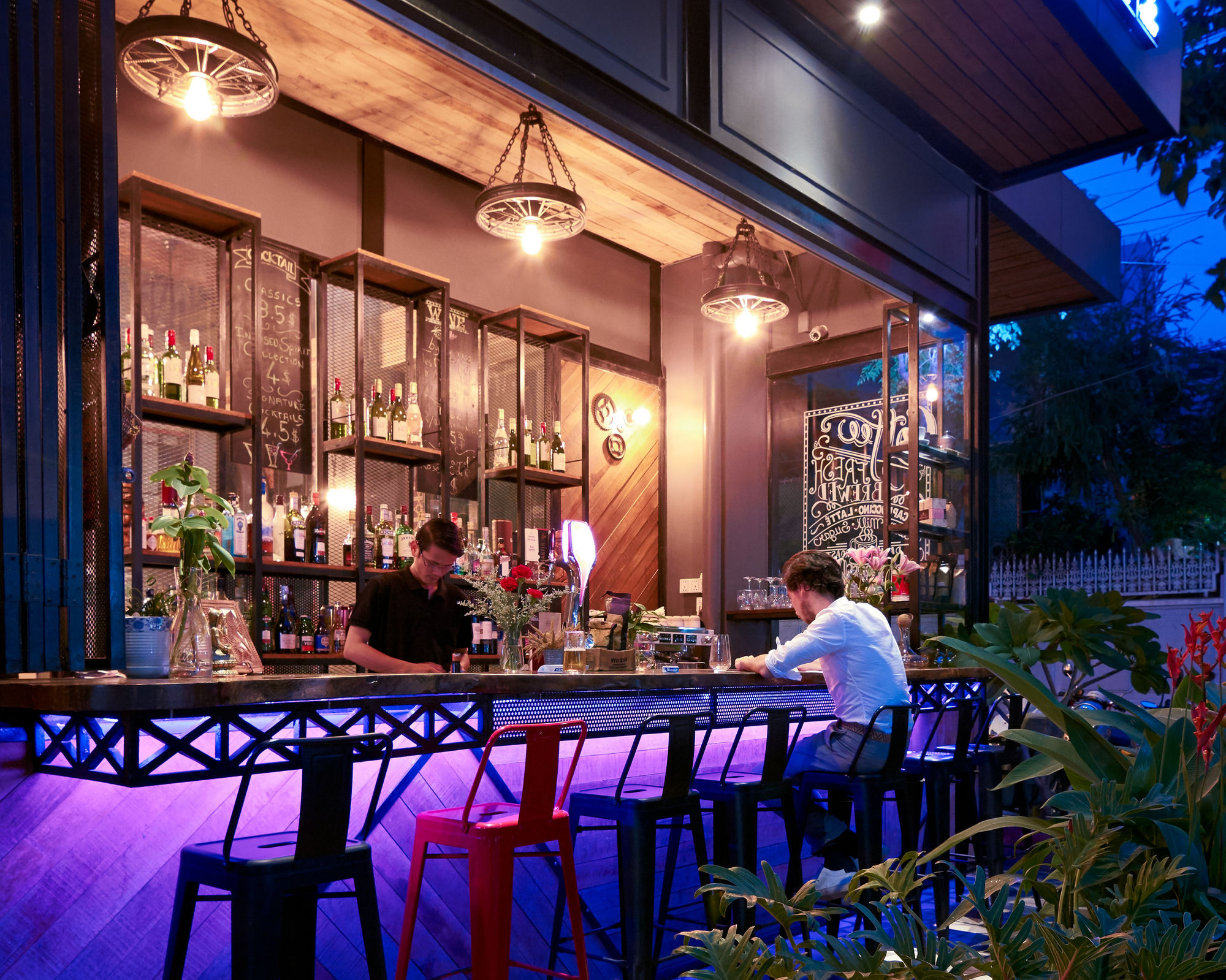 Monsoon Bassac Hotel Phnom Penh Exterior foto