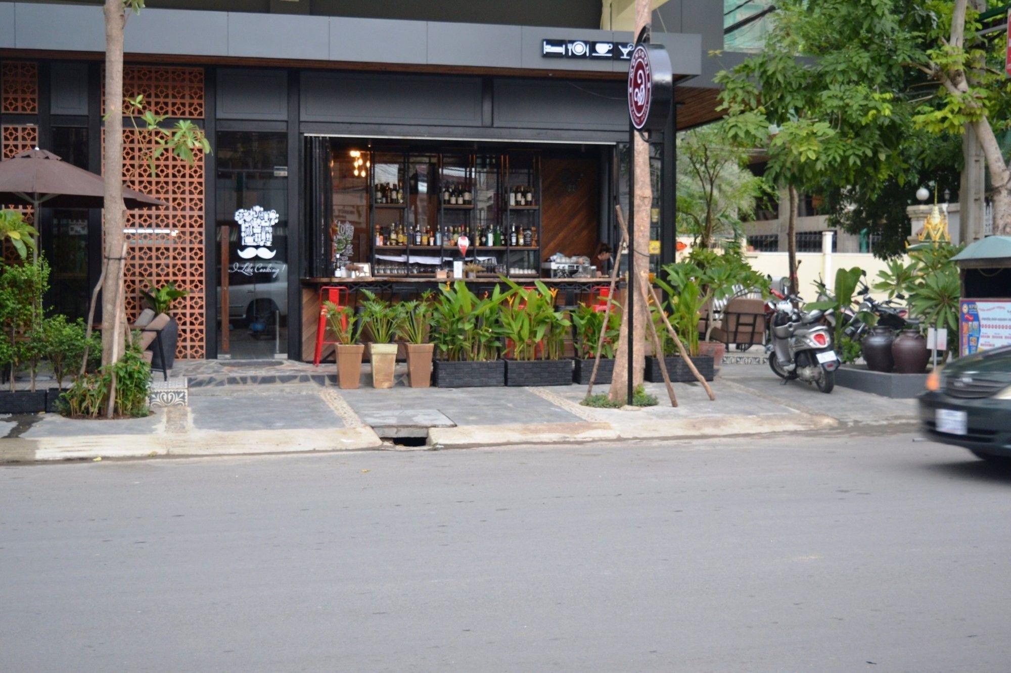 Monsoon Bassac Hotel Phnom Penh Exterior foto