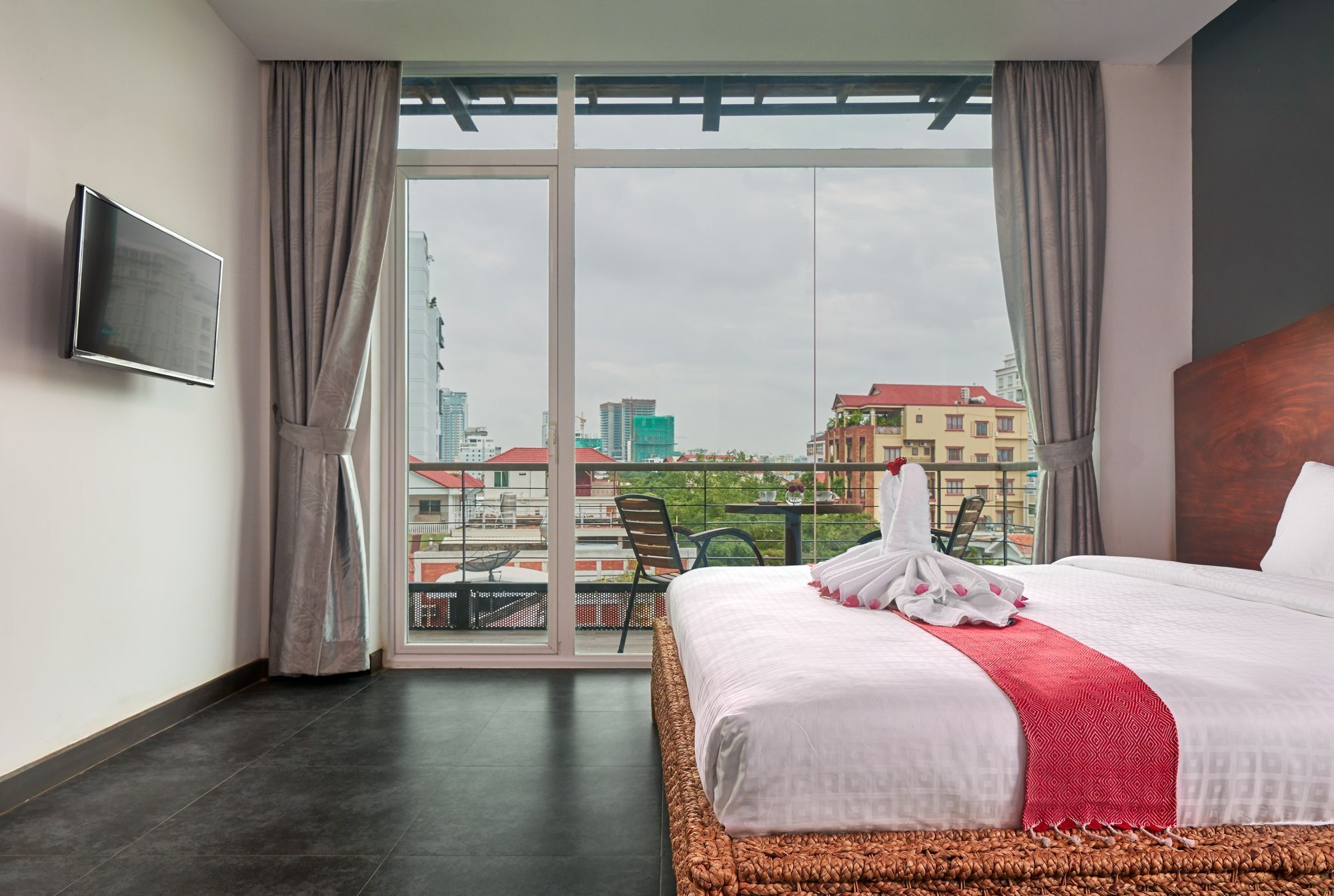 Monsoon Bassac Hotel Phnom Penh Exterior foto